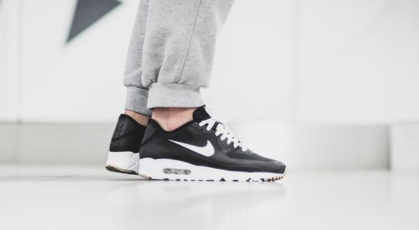 Nike Air Max 90 Ultra Essential 